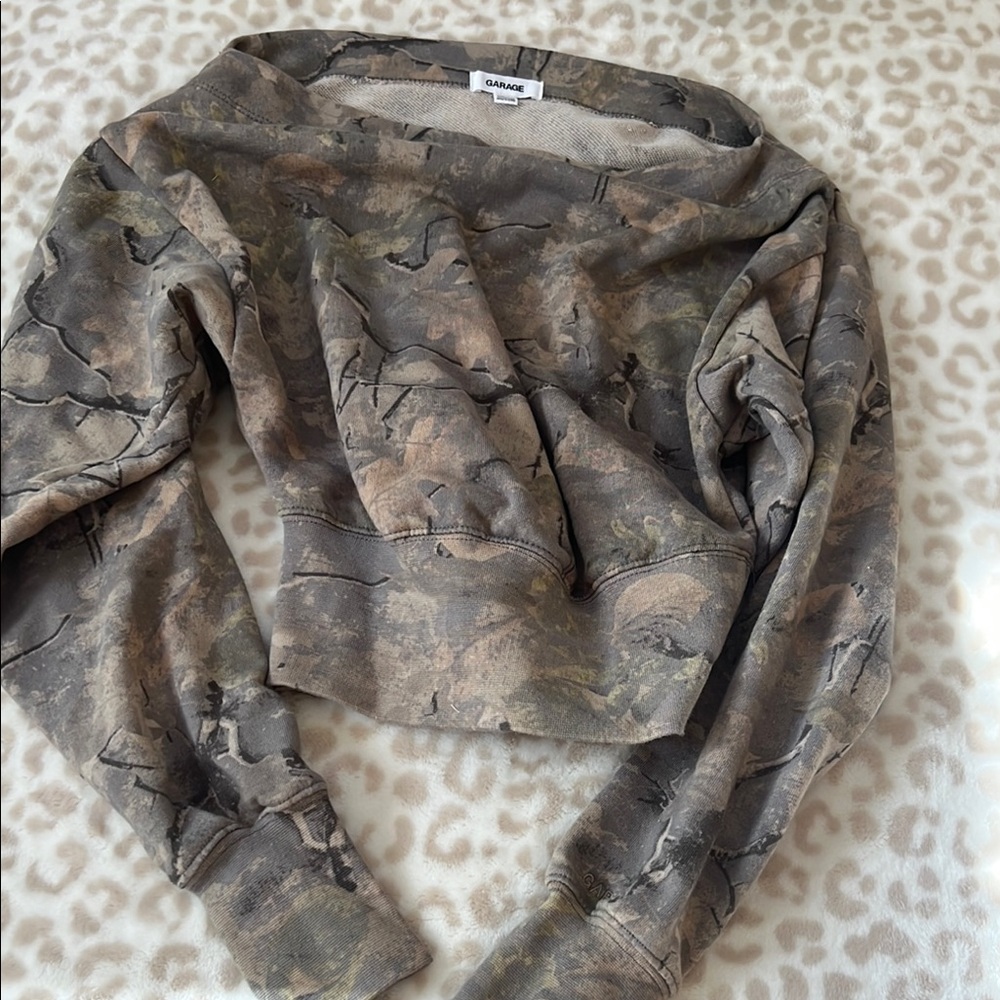 Garage Cropped Camo Sweatshirt - Olive Brown